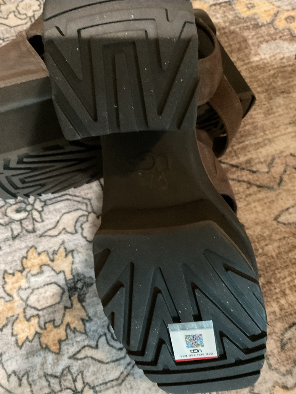 UGG New Heights Platform Sandal - Picture 4 of 6